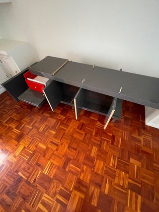 Mueble Kallax Ikea Gris y Rojo