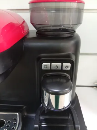 Cafetera espresso Ariete 1318 roja con molinillo