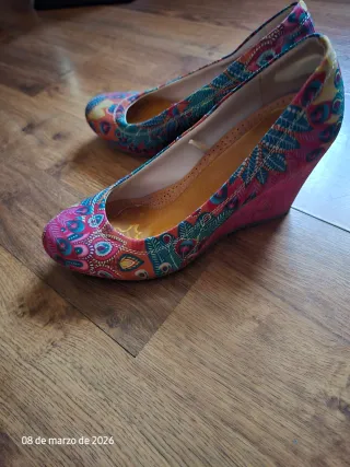 Zapatos de cuña estampados