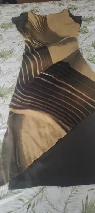 Vestito elegante beige e marrone