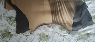 Vestito elegante beige e marrone