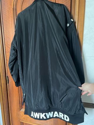Chaqueta bomber negra larga