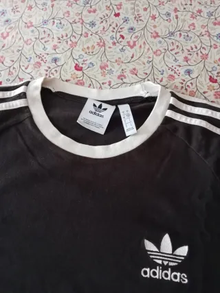 Camiseta Adidas Negra