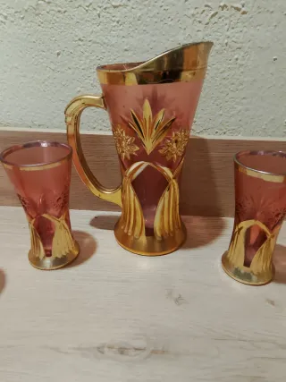 Jarra y 4 vasos decorados