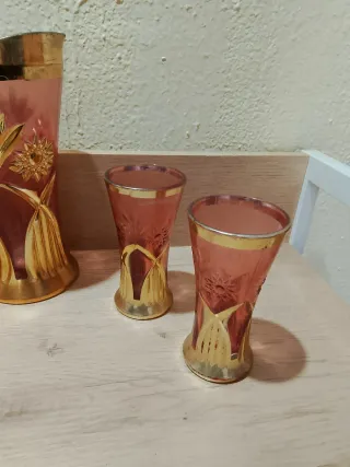 Jarra y 4 vasos decorados