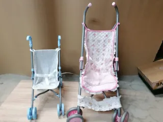 Cochecito de juguete para muñecas. Los 2