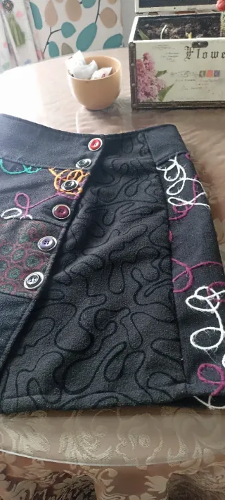 Falda estilo Desigual Talla M