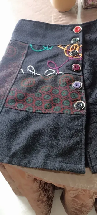 Falda estilo Desigual Talla M