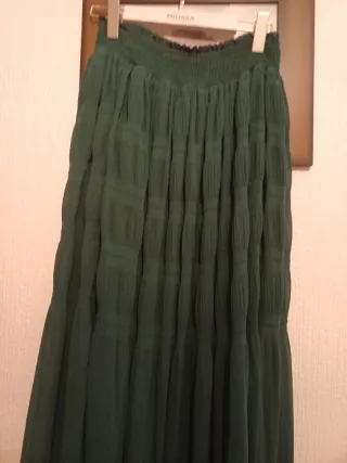 Falda verde estilo crespón