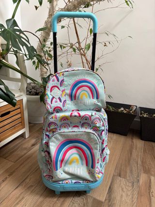 Mochila con ruedas y estuche
