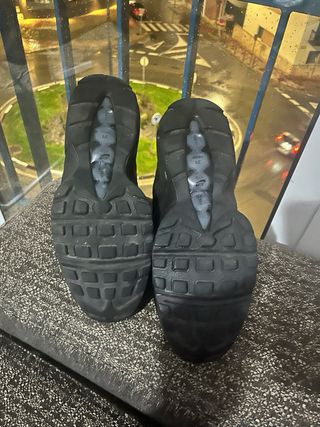 Nike Air Max 95 Negras