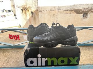 Nike Air Max 95 Negras