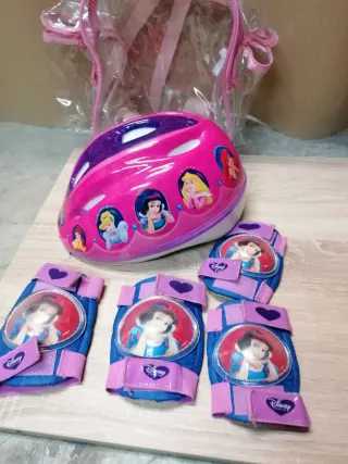 Casco y protecciones patinaje infantil