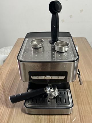 Cafetera Espresso y Congelador 180L
