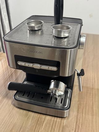 Cafetera Espresso y Congelador 180L