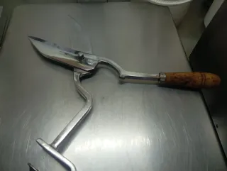 Tijeras de carnicero con tornillo