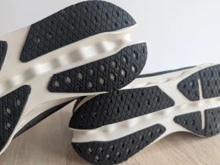 Zapatillas On Running Cloudsurfer Max