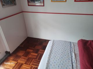 Letto singolo con contenitore rosso