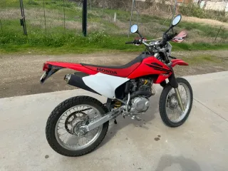 Honda crf 230  en perfecto estado