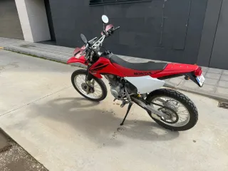 Honda crf 230  en perfecto estado