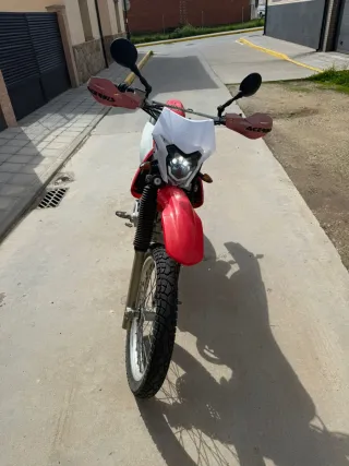 Honda crf 230  en perfecto estado