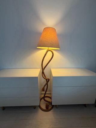 Lámpara de pie de cuerda estilo rústico