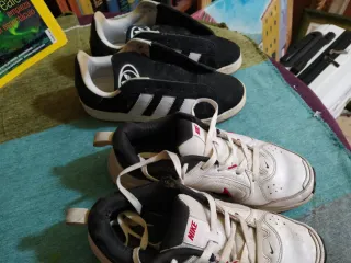 Zapatillas Adidas Negras y Blancas