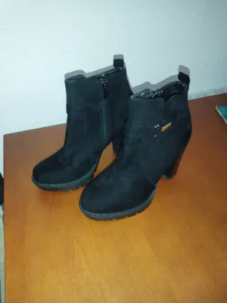 Botines negros tacón