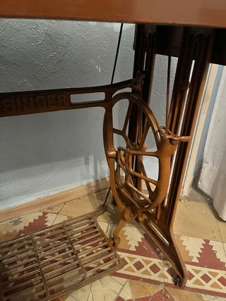 Máquina de coser Singer negra