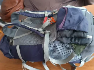 Mochila de viaje Trekking 60L Purple/gris