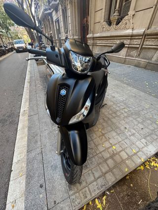 Piaggio Medley S125 Negra