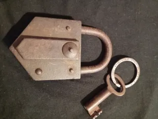 Antico lucchetto pubblicitario