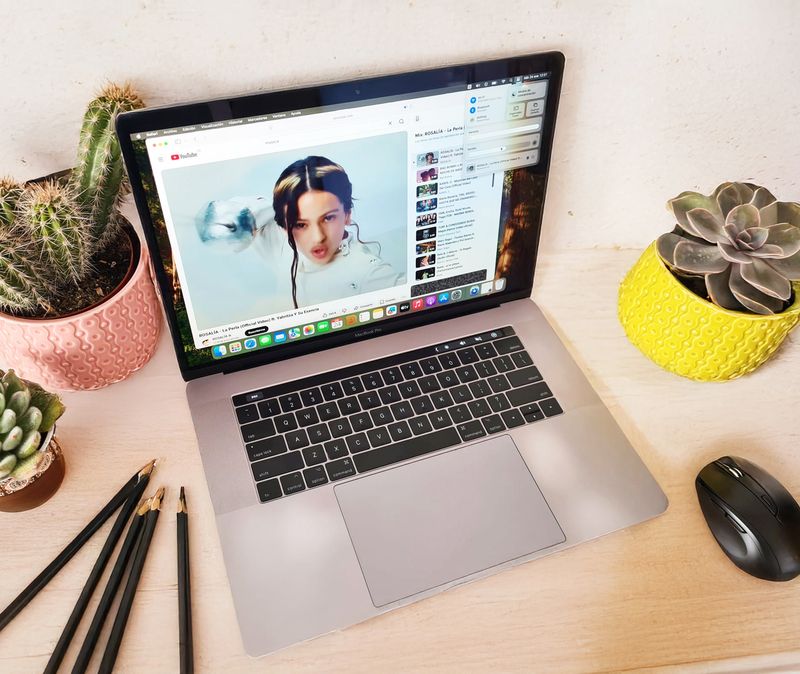 Apple MacBook Pro 15 i7 2.9GHz 16GB RAM 512GB SSD afbeelding 2