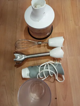 Batidora de mano con accesorios