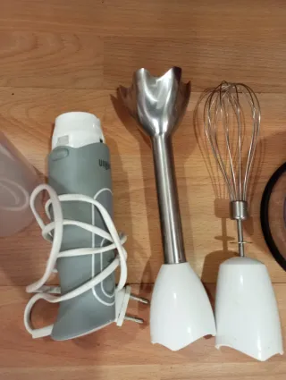Batidora de mano con accesorios