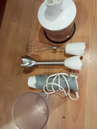 Batidora de mano con accesorios