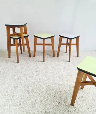 5 Taburetes Roble y Formica. Francia 50s.