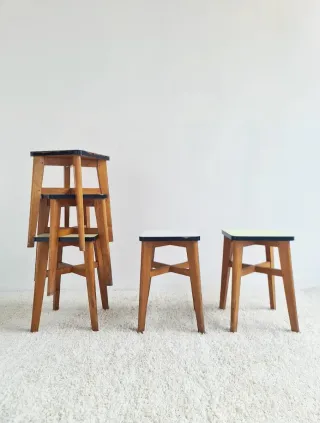 5 Taburetes Roble y Formica. Francia 50s.