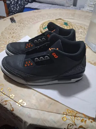 Zapatillas Jordan Negras y Naranjas