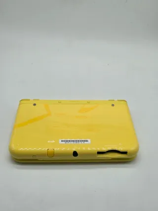 New 3DS XL a tema Pikachu sd 64gb