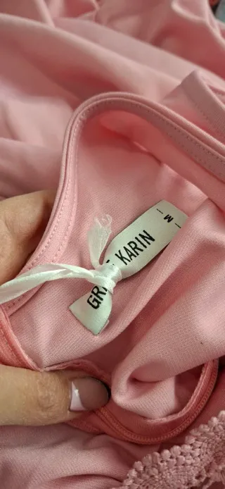 Abito rosa con pizzo