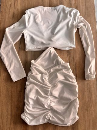 Vestido blanco con aberturas