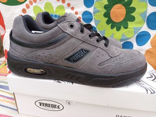 Zapatos skate Paredes grises talla 42