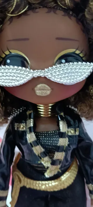 Bambola LOL con outfit alla moda