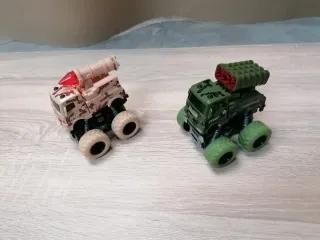 2 Coches de Juguete Militares