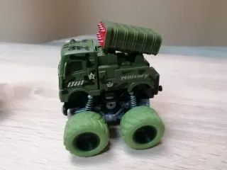 2 Coches de Juguete Militares