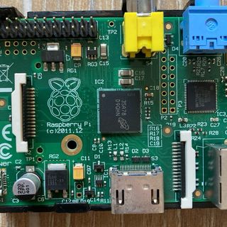 Raspberry Pi Model B y accesorios