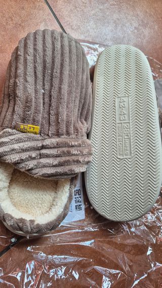 Ciabatte / pantofole calde nuove marroni 42 - 43