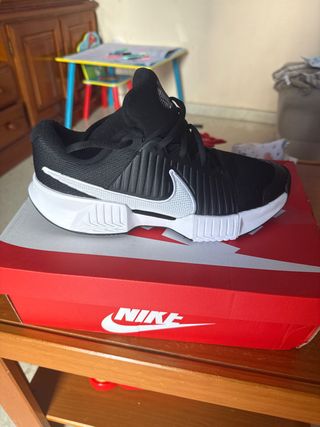 Zapatillas Nike Tenis Negras y Blancas