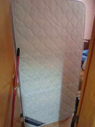Colchón cama pequeña nuevo y cómodo, y economico